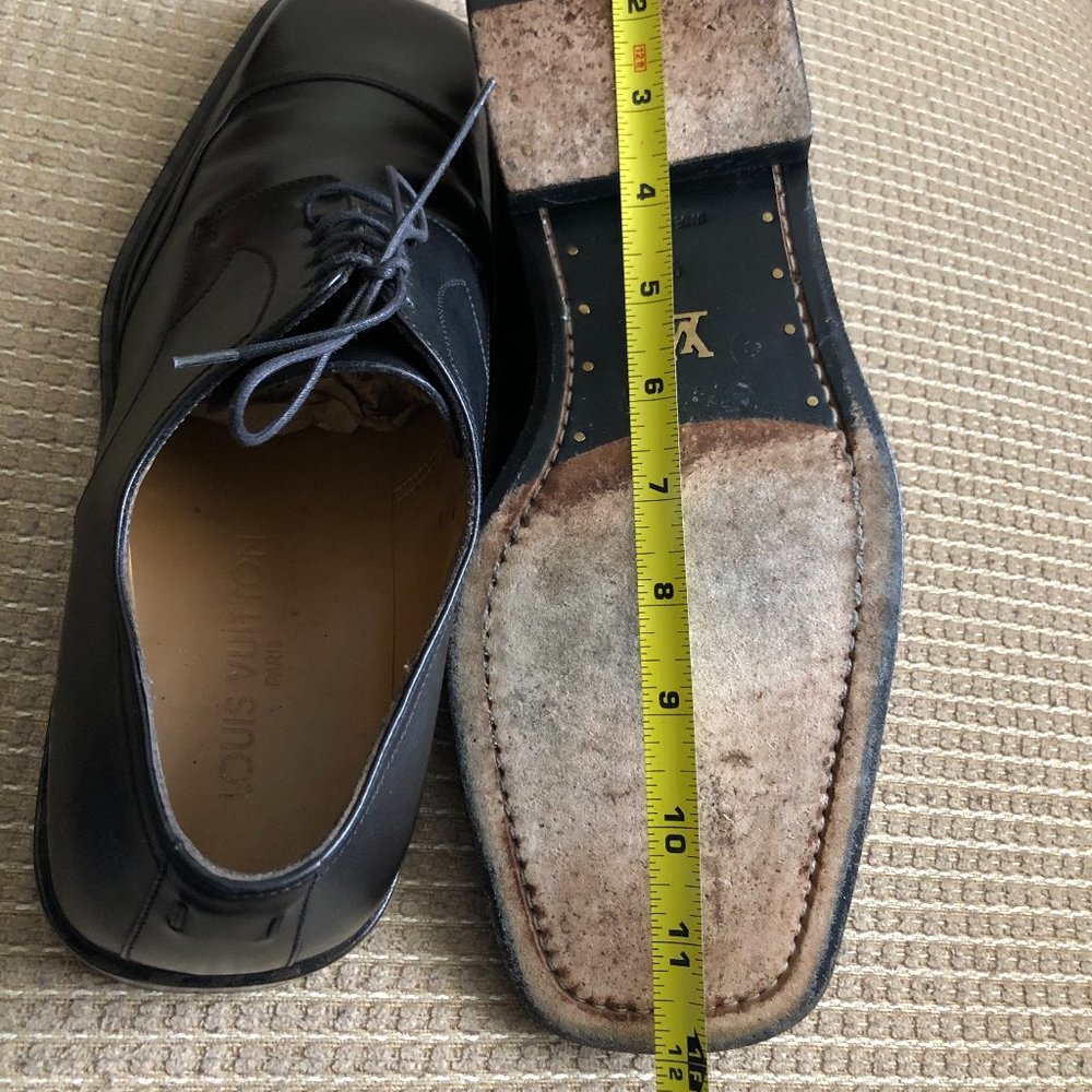 Louis Vuitton Men's Black Dress Shoes . - Picture 11 of 14